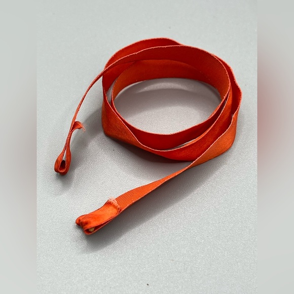 MANN 1980’s Vintage MUSICAL Spinning Pincushion Porcelain Head Working Cond - Picture 7 of 16